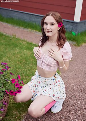 legs nice show 20 pics