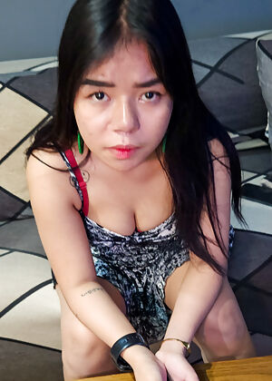 fun nude petite 12 pics