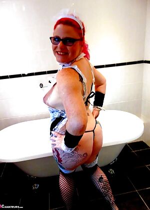 naughty bath playing 16 pics