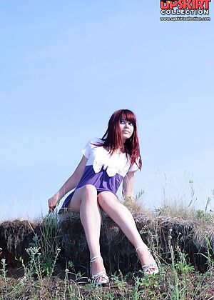 girls show skirt 12 pics
