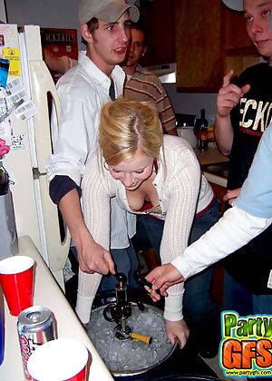girls art piss 12 pics