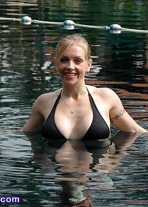 blond flash blonde 16 pics