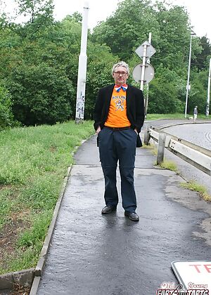 hottie senior willing 13 pics