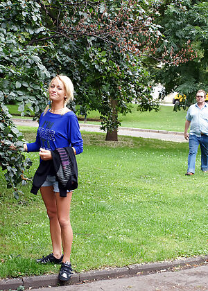 door blond suck 13 pics