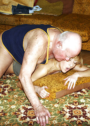 tiny nurse seduces 13 pics
