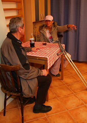 girl load blow 13 pics