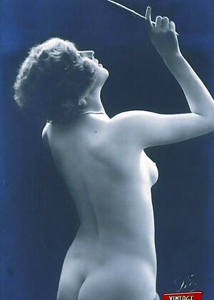 girls horny naked 12 pics