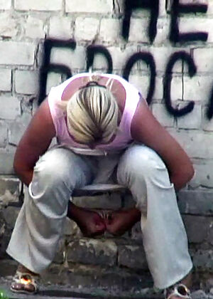 door blond outdoor 16 pics