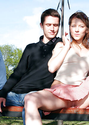 sexy shows show 16 pics