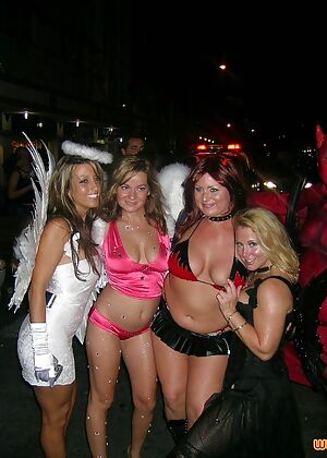 amateur flashers public 14 pics