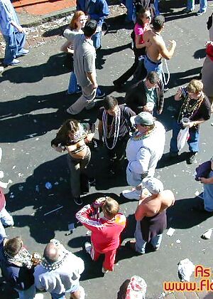 amateur flashers public 16 pics