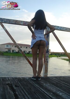 skirt bar upskirt 8 pics