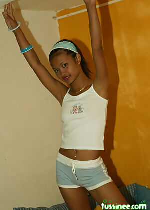 model wish teasing 16 pics