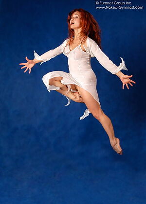 girls shows show 17 pics