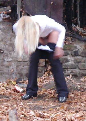 blond park herself 15 pics