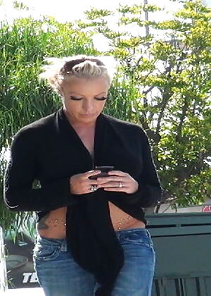 titty  sharking 16 pics