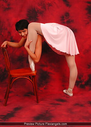 babe flexible lexi 16 pics