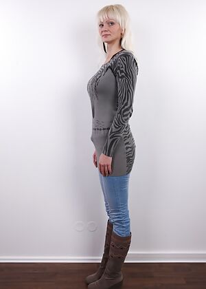 play tit blonde 25 pics