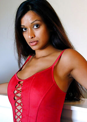 red herself posing 6 pics