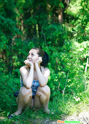 pissing looks short 16 pics