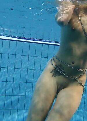 show horny shows 16 pics