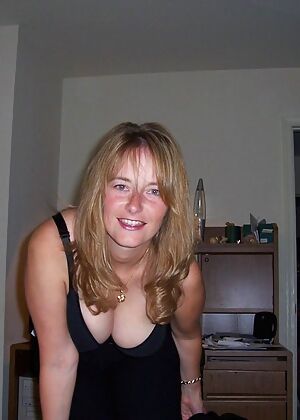 gals  love 8 pics