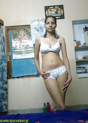 wife mumbai stripping 10 pics