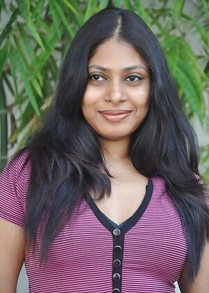 sexy camera posing 7 pics