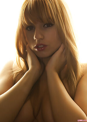 blond blonde horny 15 pics