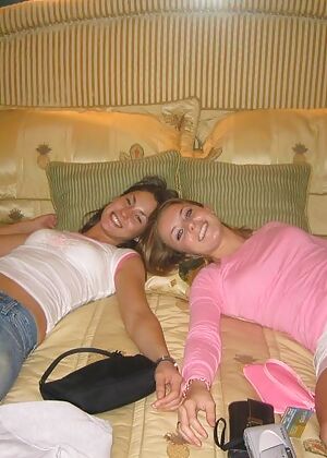 girls car naked 12 pics