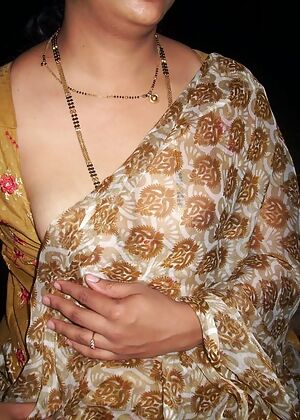 boobs juicy posing 6 pics