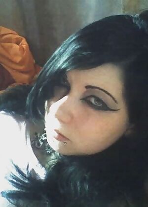 girls tit show 12 pics