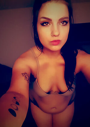riday   1 pics