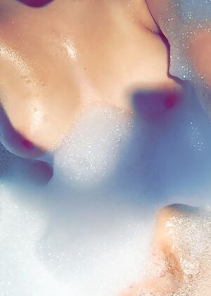 squeaky   5 pics