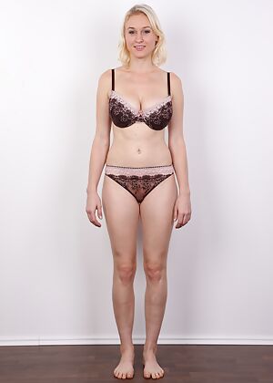 girls blonde blond 20 pics