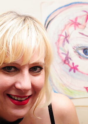 horny wet blonde 16 pics