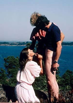 class blond brunette 15 pics