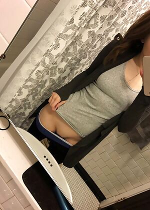 pussy  says 1 pics