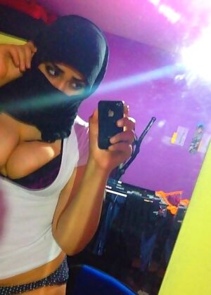    1 pics