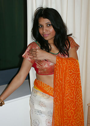 strip show girls 12 pics