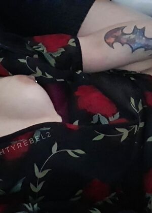 9naughtyrebel2   6 pics
