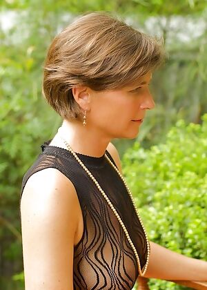 elegant  thru 1 pics