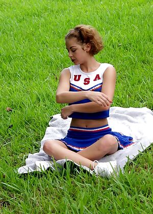 Cheerleaders Hardcore #4 of 12