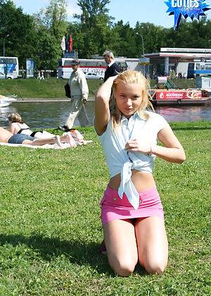 Cuties Flashing #1 of 16