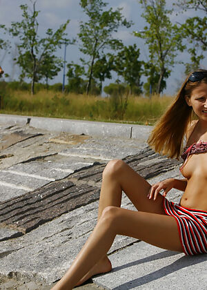 Cuties Flashing #15 of 16