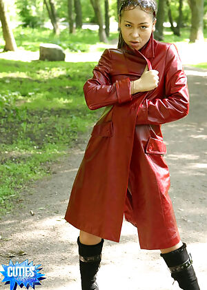 Cuties Flashing #9 of 16