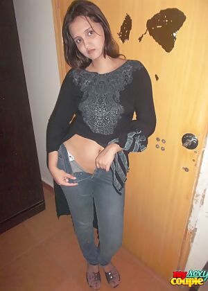 Indian Amateur Babes #5 of 11