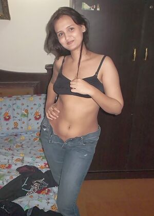 Indian Amateur Babes #8 of 11