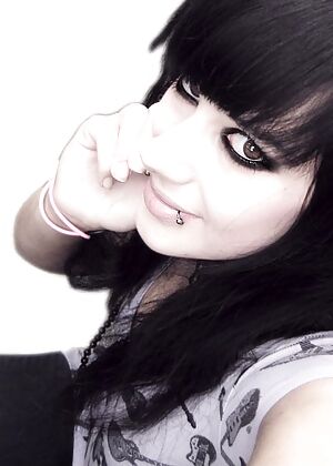 Amateur Emo Girls #2 of 12