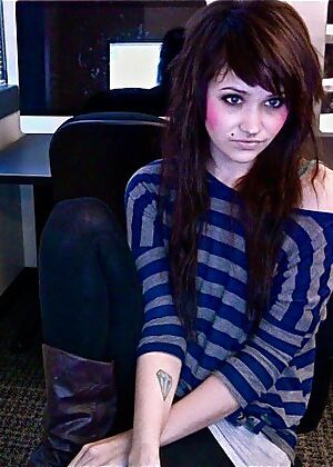 Amateur Emo Girls #5 of 12